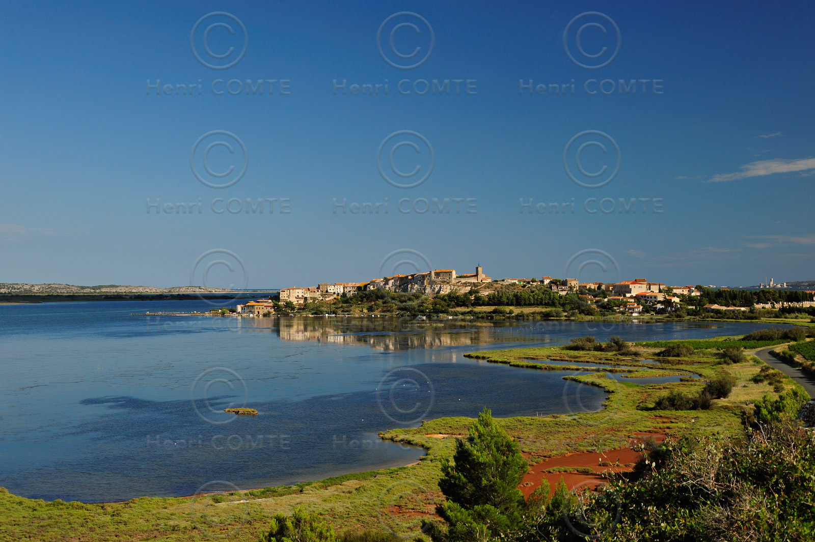 Bages et son étang
