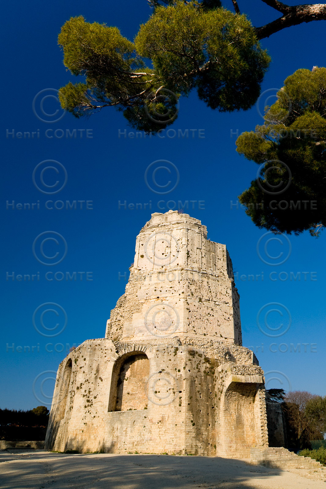 La Tour Magne