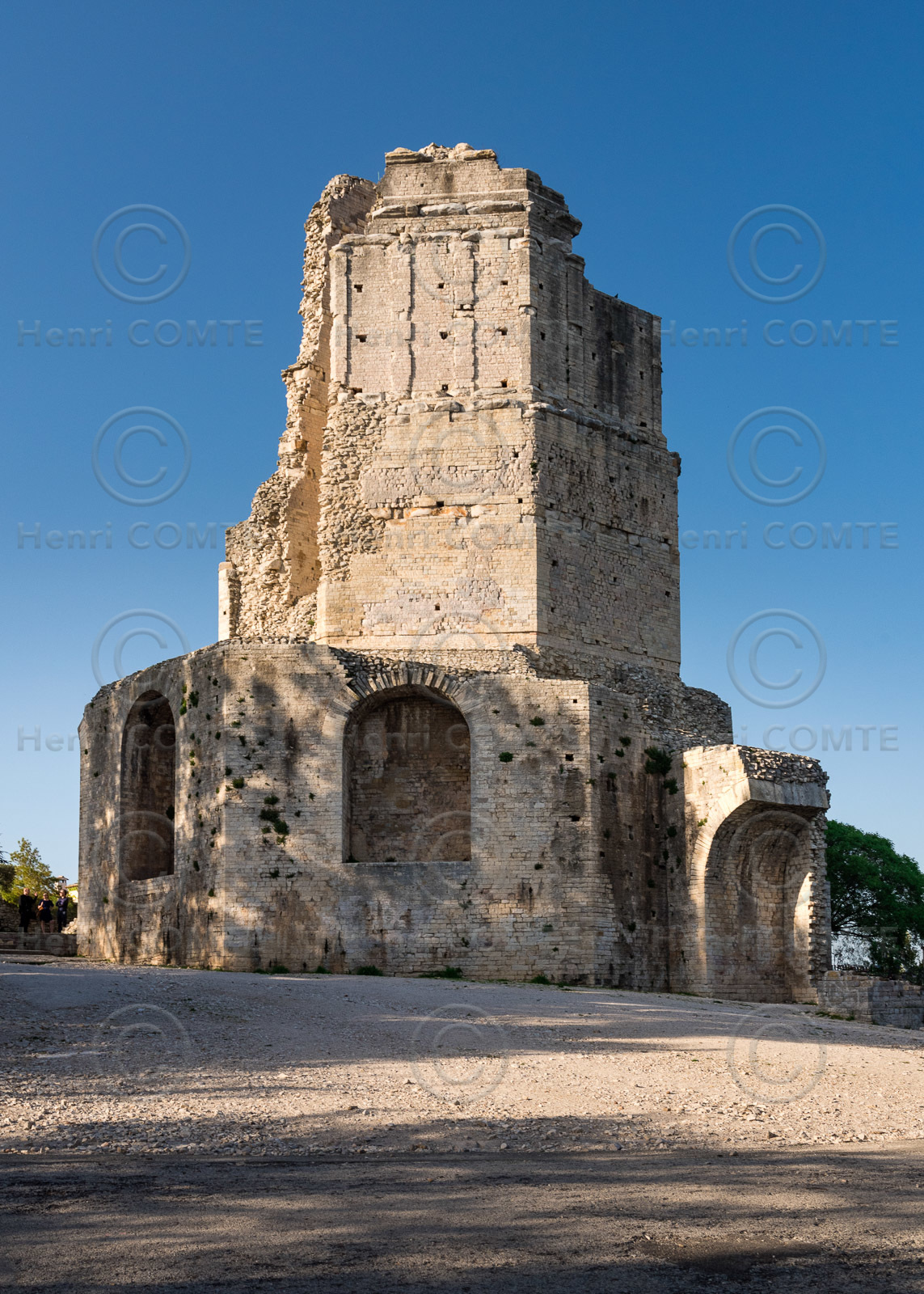 Nîmes