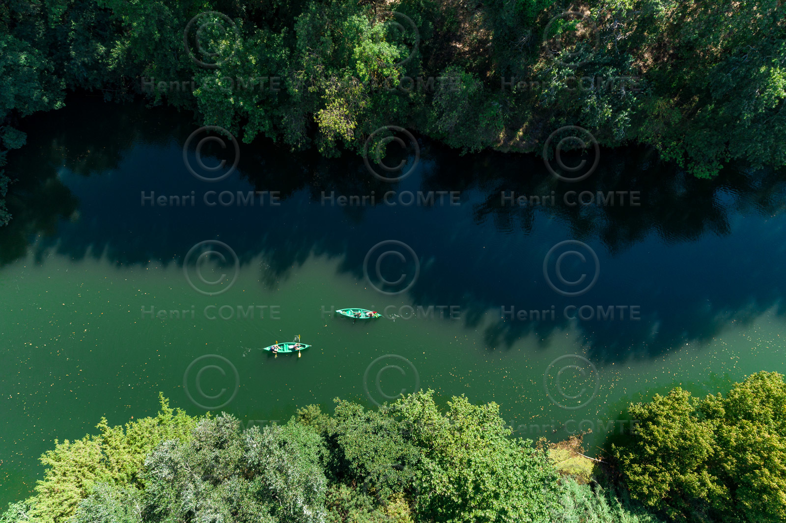 Canoës