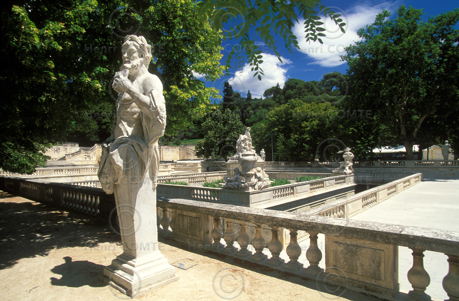Nîmes
