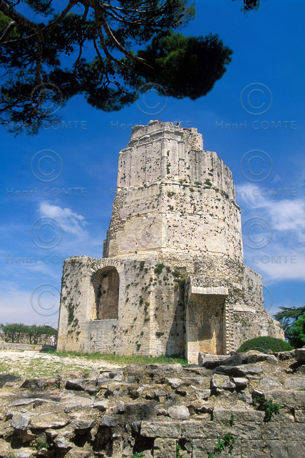 Nîmes